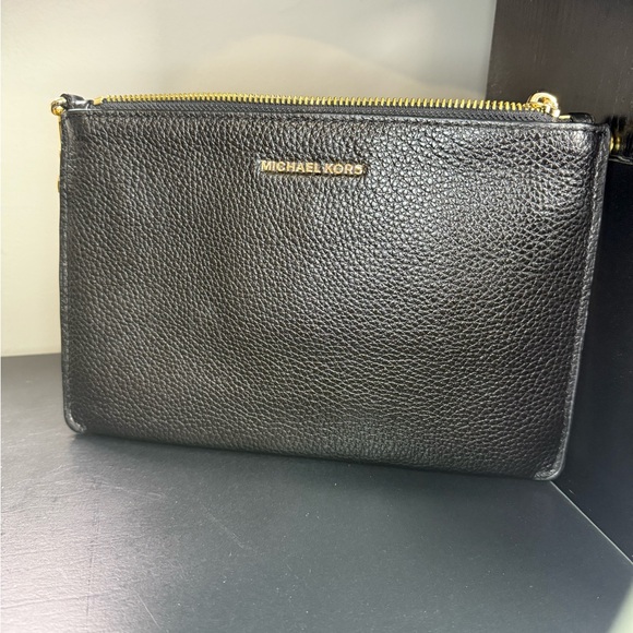 Michael Kors Handbags - Michael Kors Black Pebbled Leather Pouch